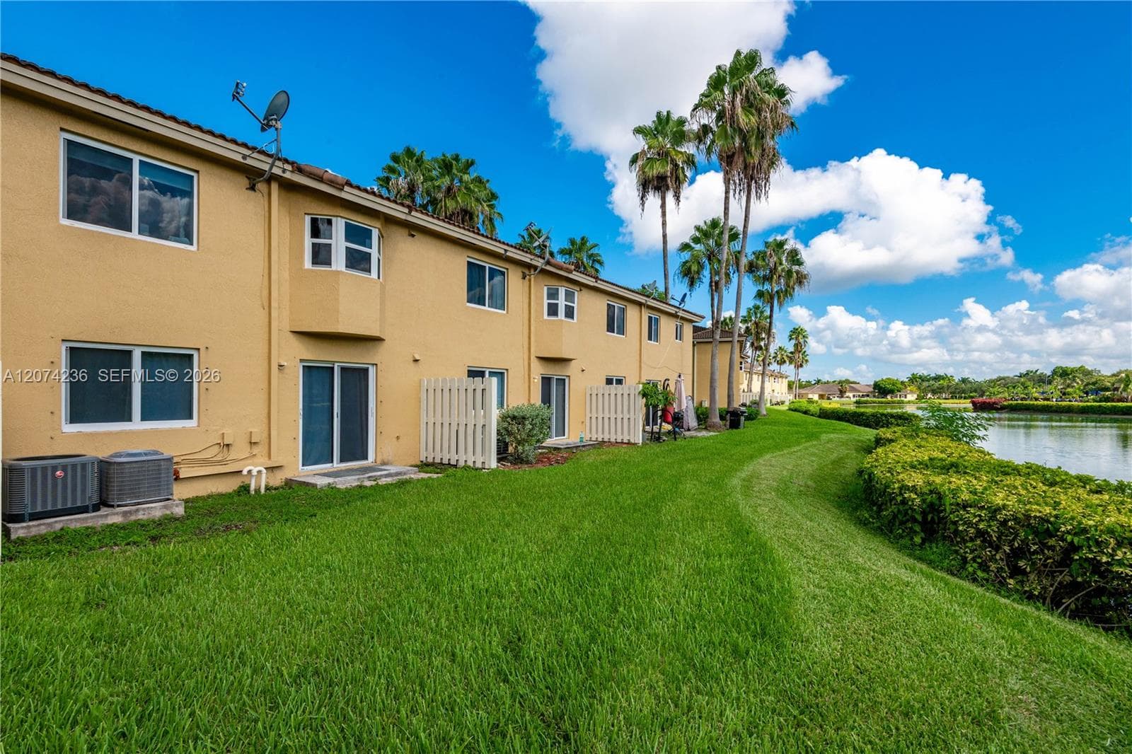 975 NE 34th Ave # 103, Homestead, FL 33033 photo 3