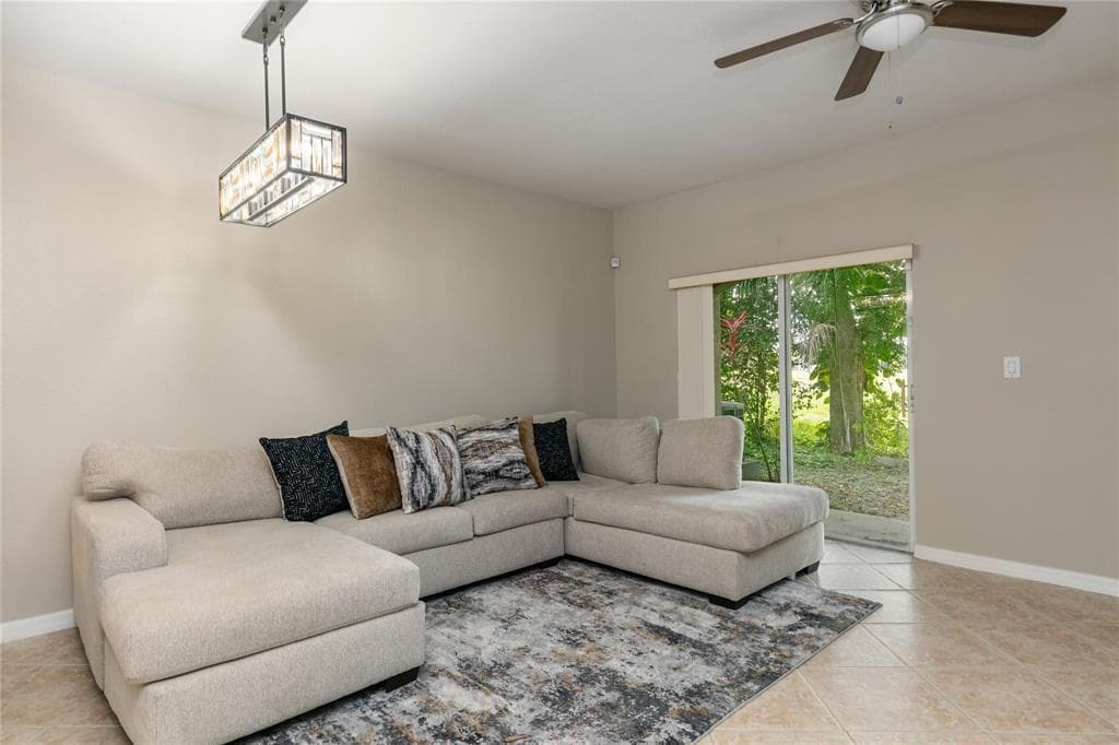 4408 Woodland Circle, Tamarac FL 33319 photo 5