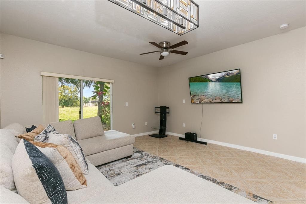 4408 Woodland Circle, Tamarac FL 33319 photo 4