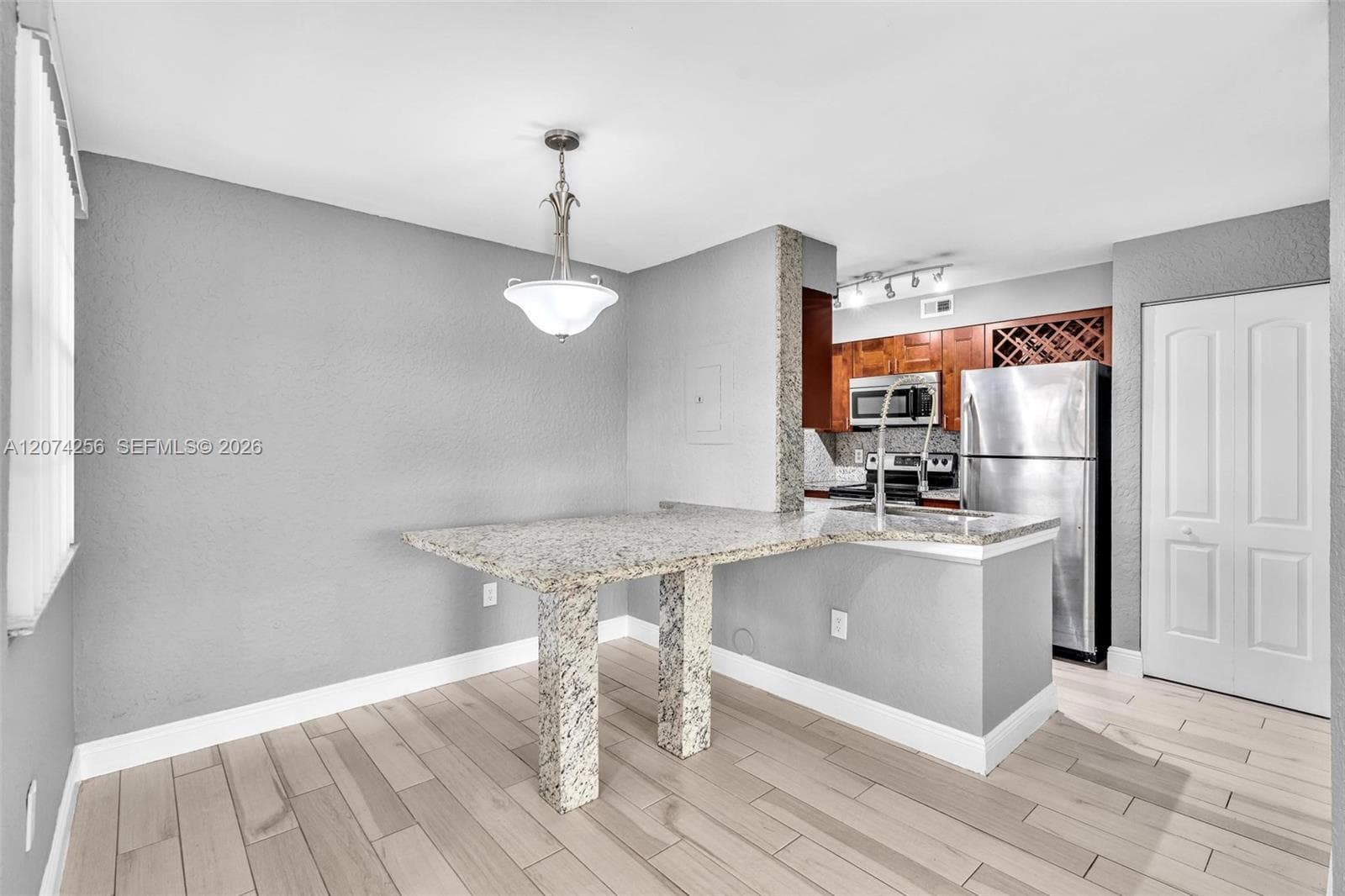 2803 N Oakland Forest Dr # 206, Oakland Park FL 33309