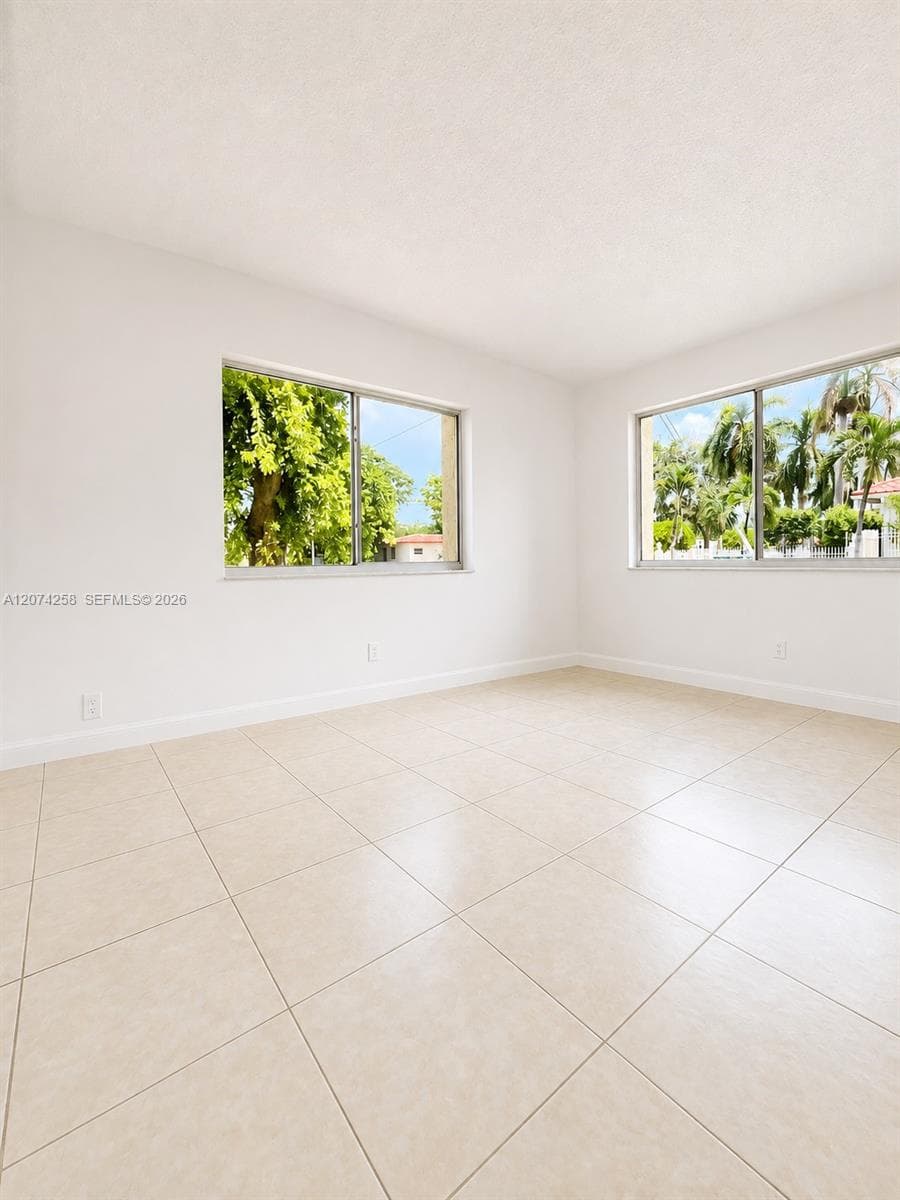 724 NE 4th St # 3, Hallandale Beach FL 33009 photo 4