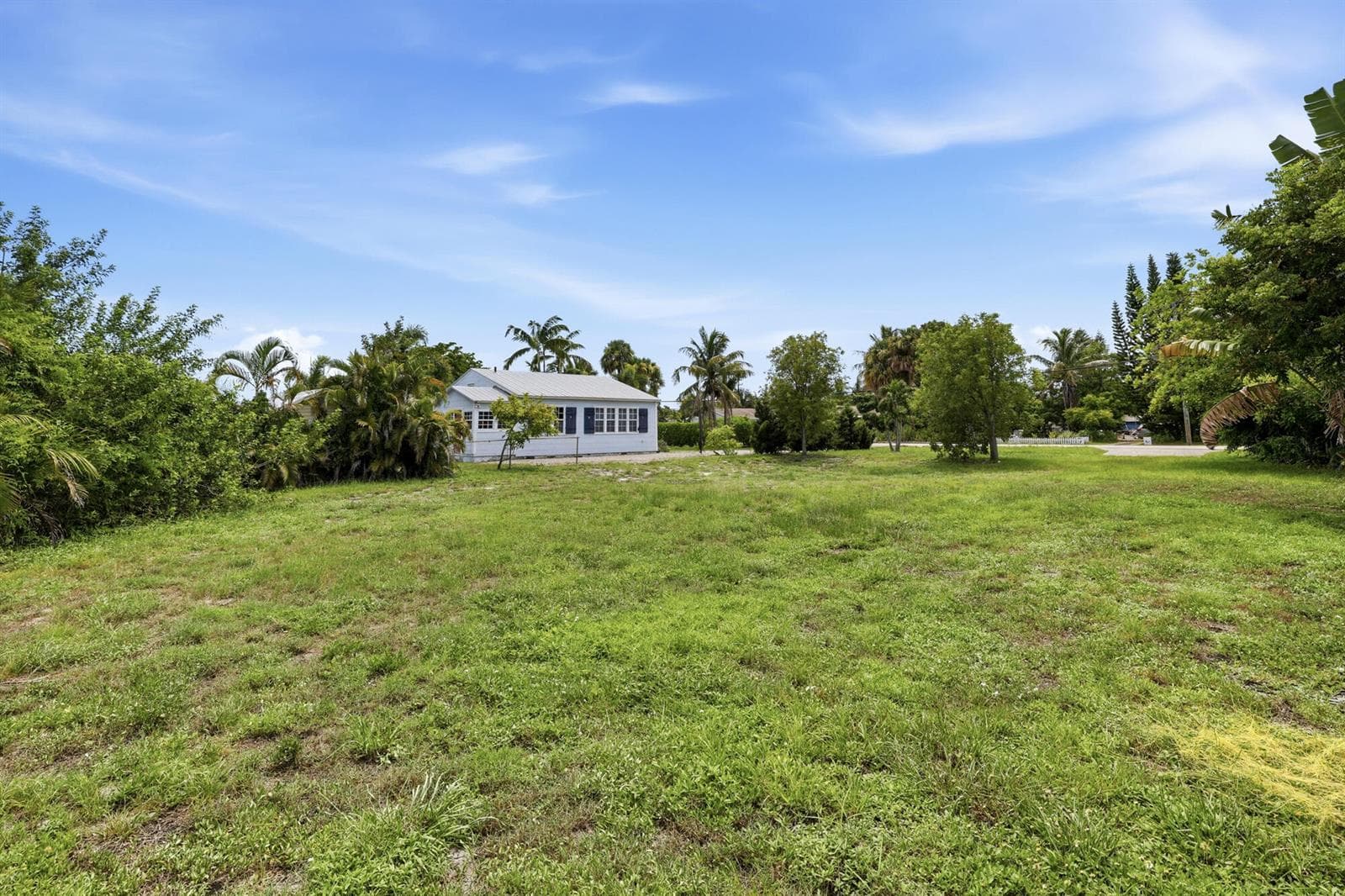 233 S SWINTON Avenue, Delray Beach FL 33444 photo 4