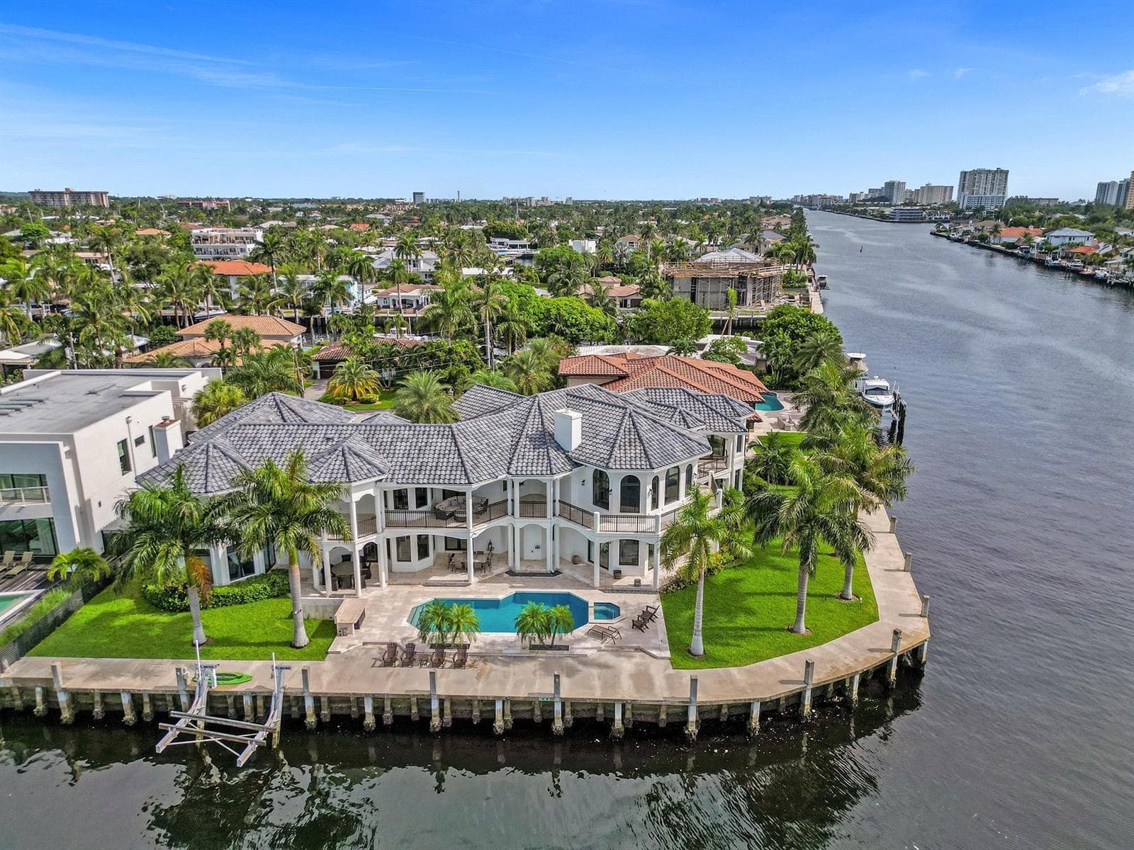 2584 SE 12th Street, Pompano Beach FL 33062
