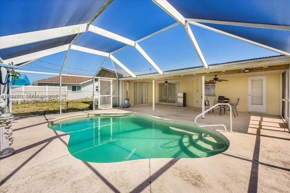 915 SE 20th ST, Cape Coral FL 33990 photo 3