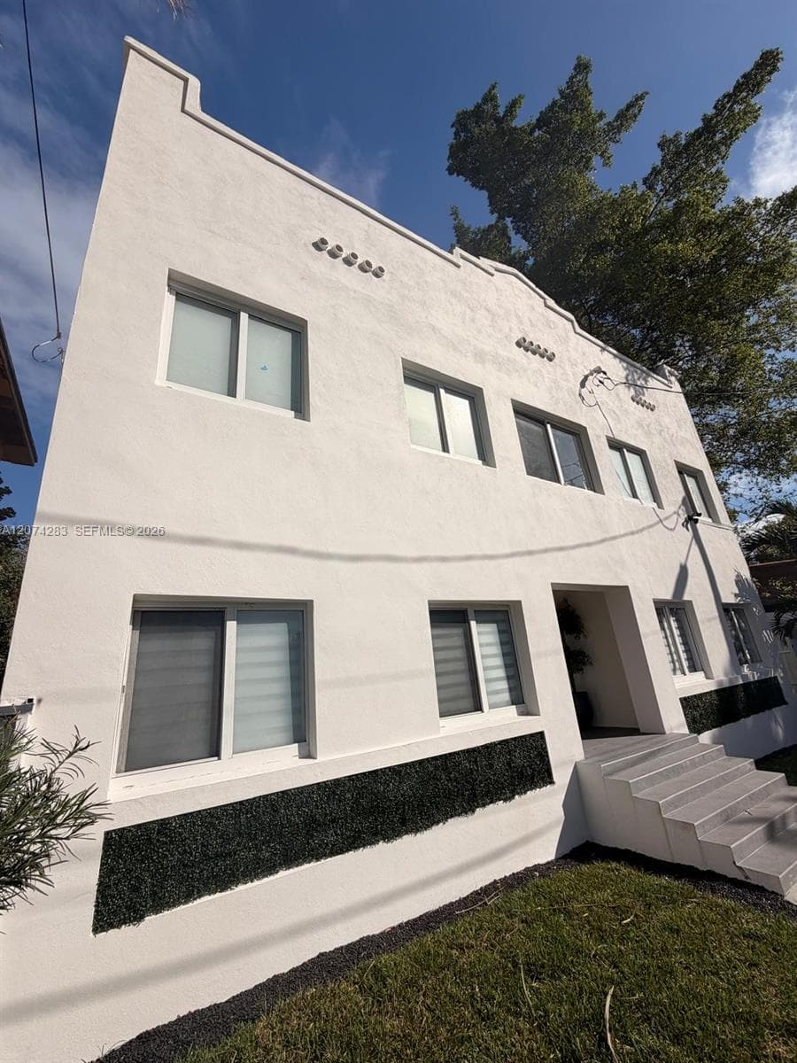 337 SW 10th Ave # 5, Miami FL 33130 photo 2