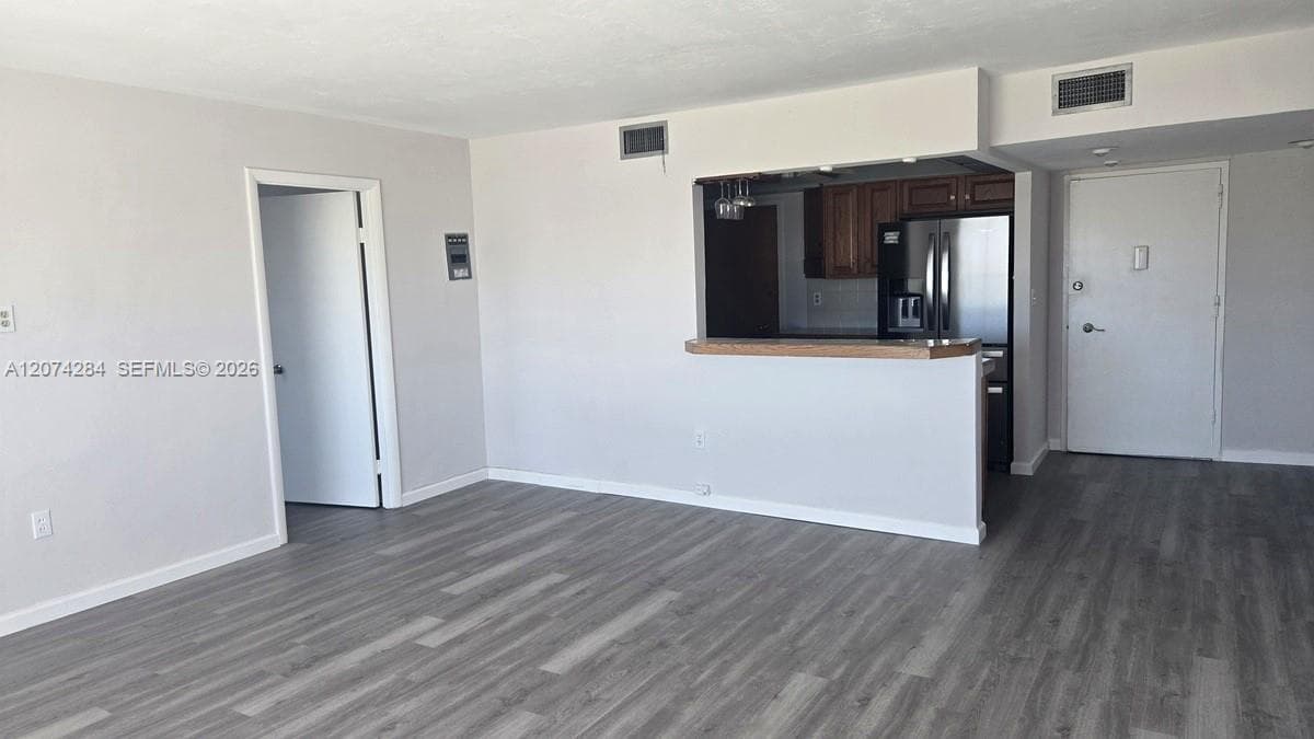 8024 Tatum Waterway Dr # 6B, Miami Beach FL 33141 photo 3