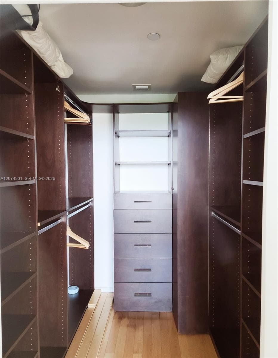 888 Biscayne Blvd # 1610, Miami FL 33132 photo 4