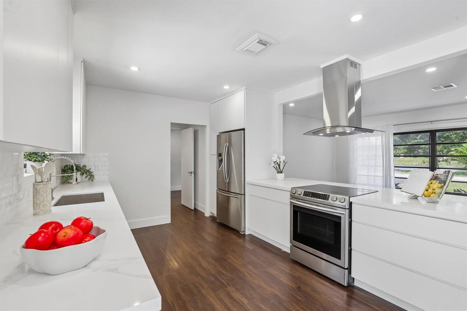 1040 NW 149TH Street, Miami FL 33168 photo 3