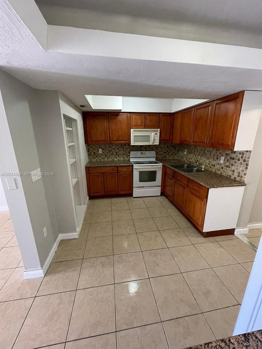 1567 NW 60th Ave # G, Sunrise FL 33313