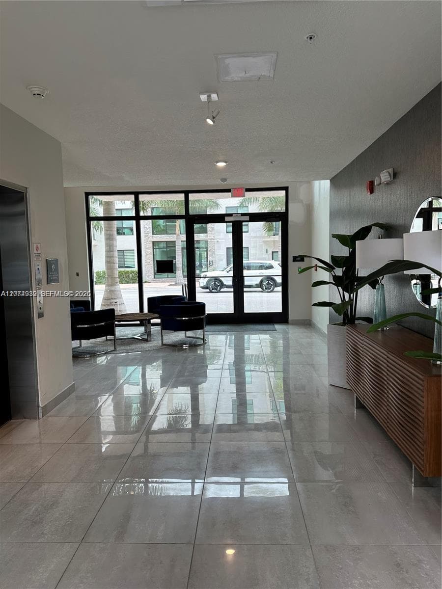 8201 NW 41st St # 206, Doral FL 33166