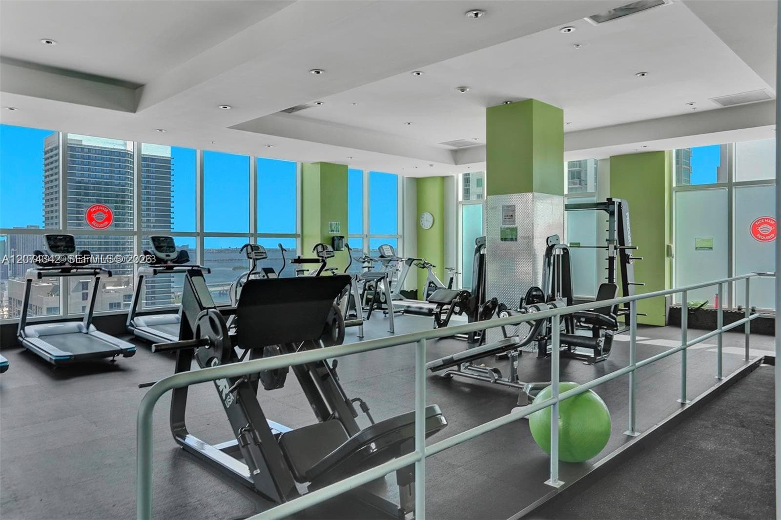 133 NE 2nd Ave # 2419, Miami FL 33132 photo 4