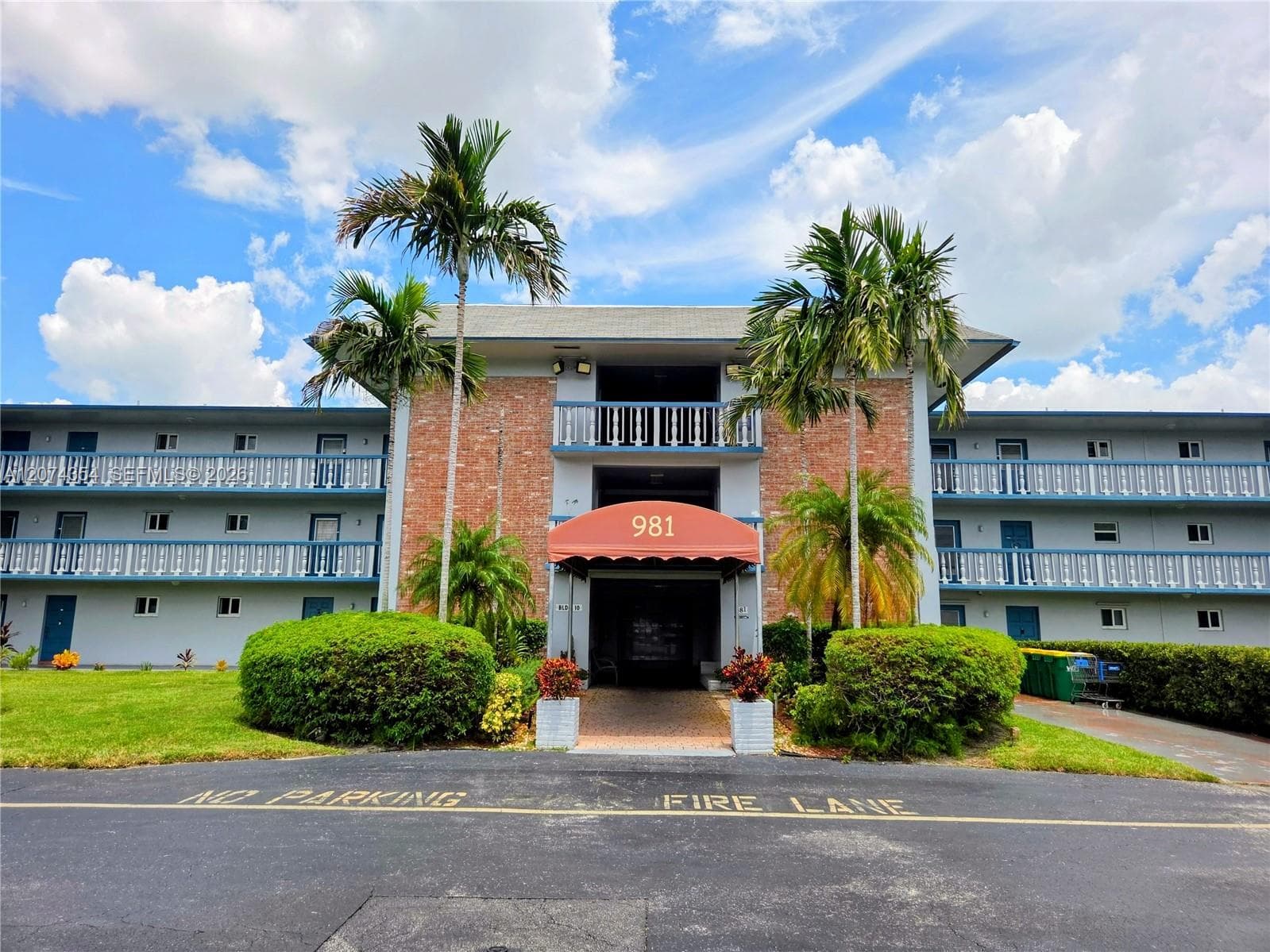 981 Hillcrest Ct # 115, Hollywood FL 33021