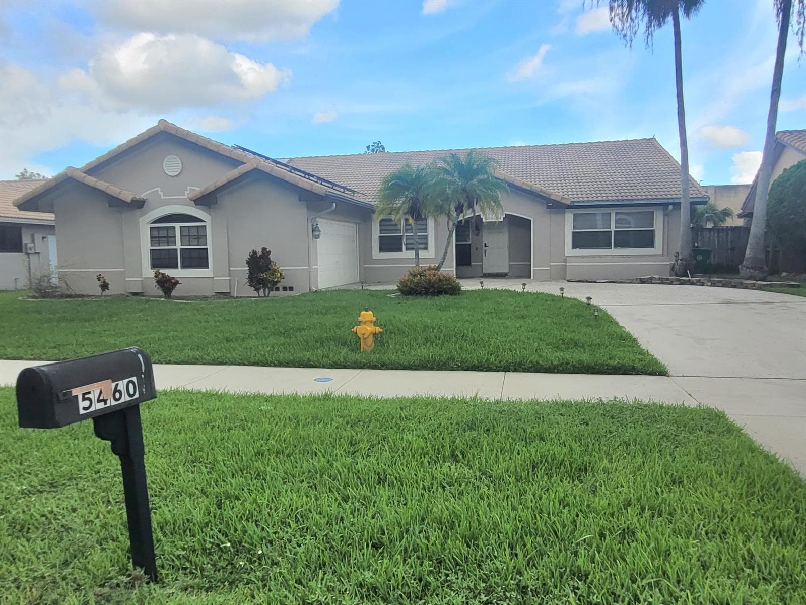 5460 HAWKES BLUFF Avenue, Davie FL 33331