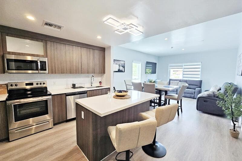 1938 JACKSON Street # 202, Hollywood FL 33020