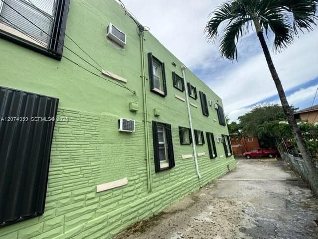 1639 NW 3rd St # 7, Miami FL 33125 photo 2