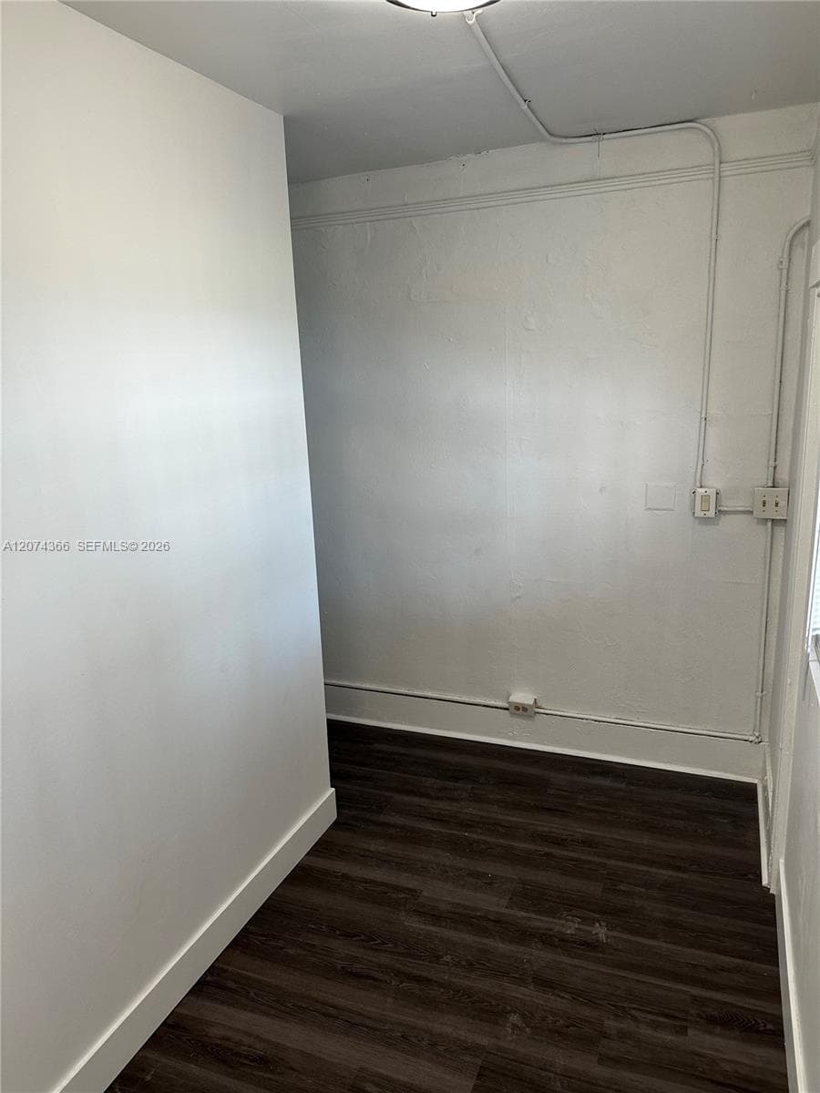 1545 NW 1st St # 1537, Miami FL 33125 photo 4