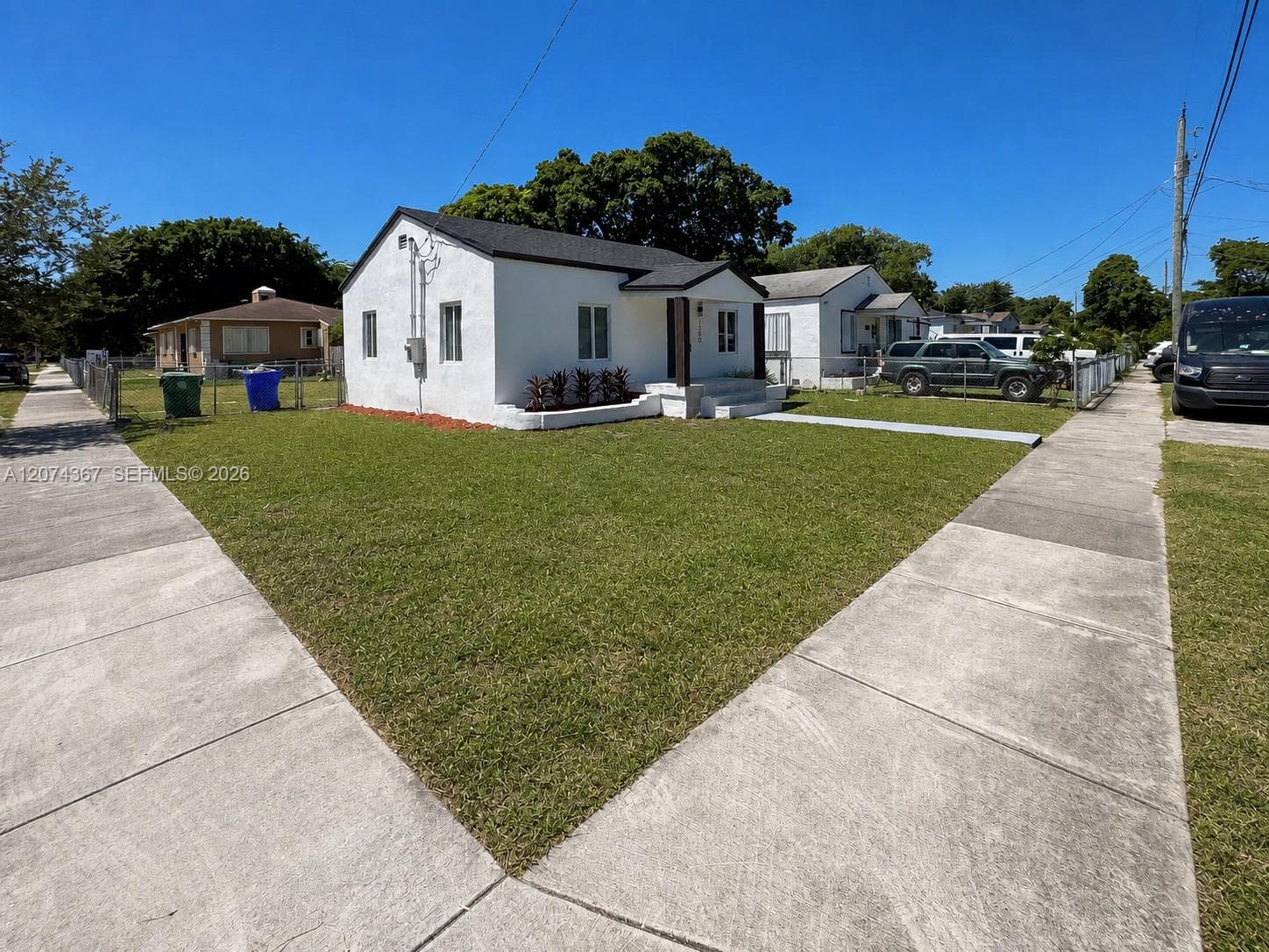 1300 NW 42nd St, Miami FL 33142 photo 3