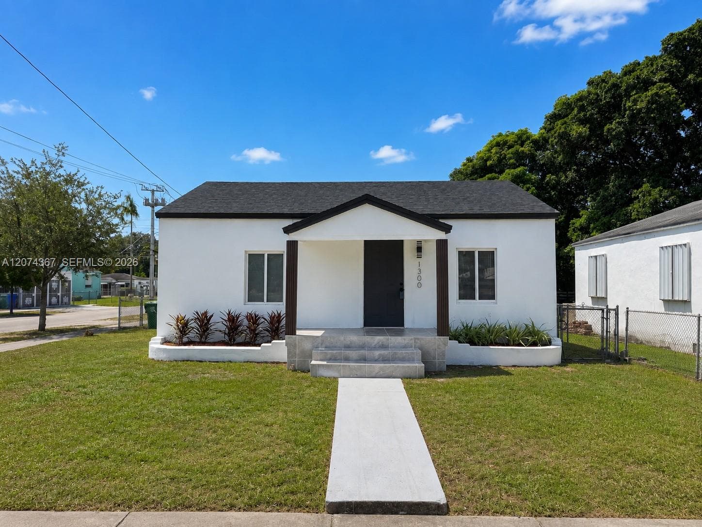 1300 NW 42nd St, Miami FL 33142