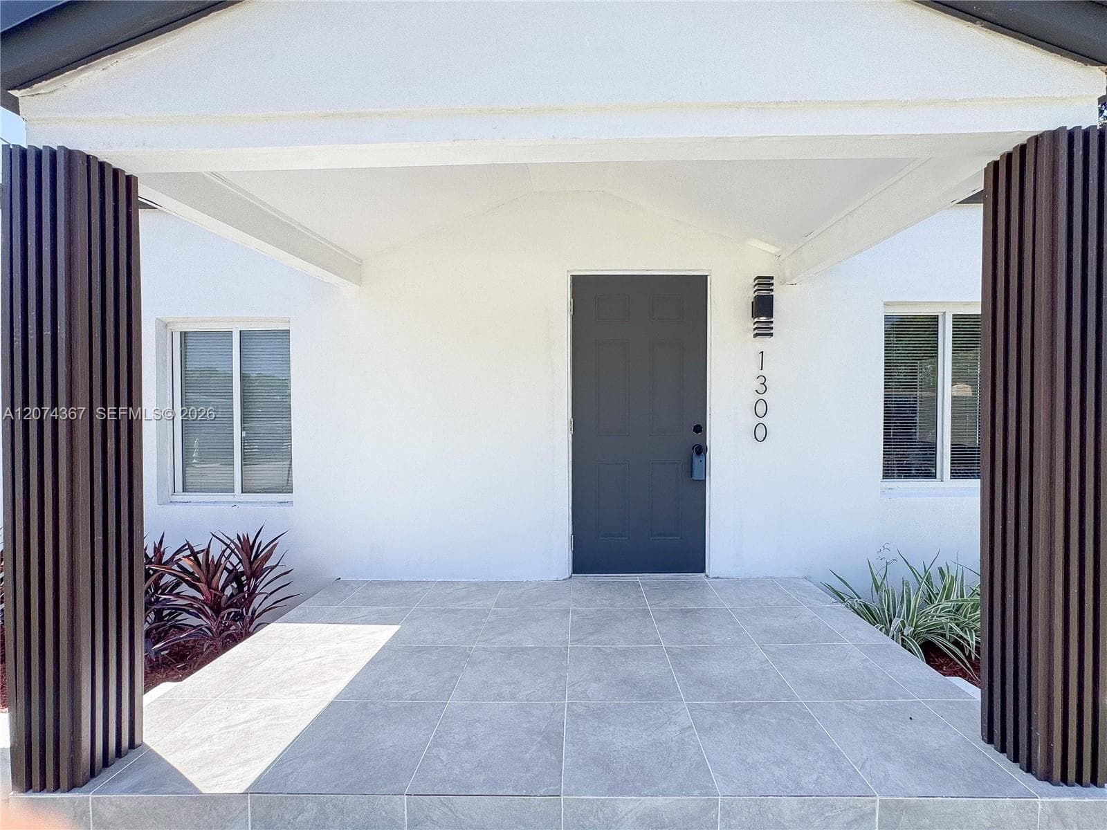 1300 NW 42nd St, Miami FL 33142 photo 4
