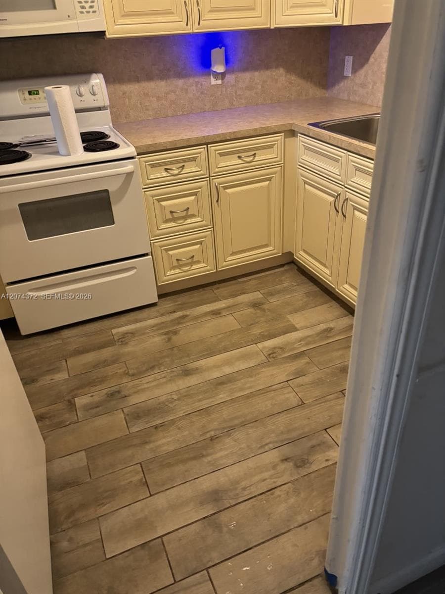 9471 Evergreen Pl # 106, Davie FL 33324 photo 3
