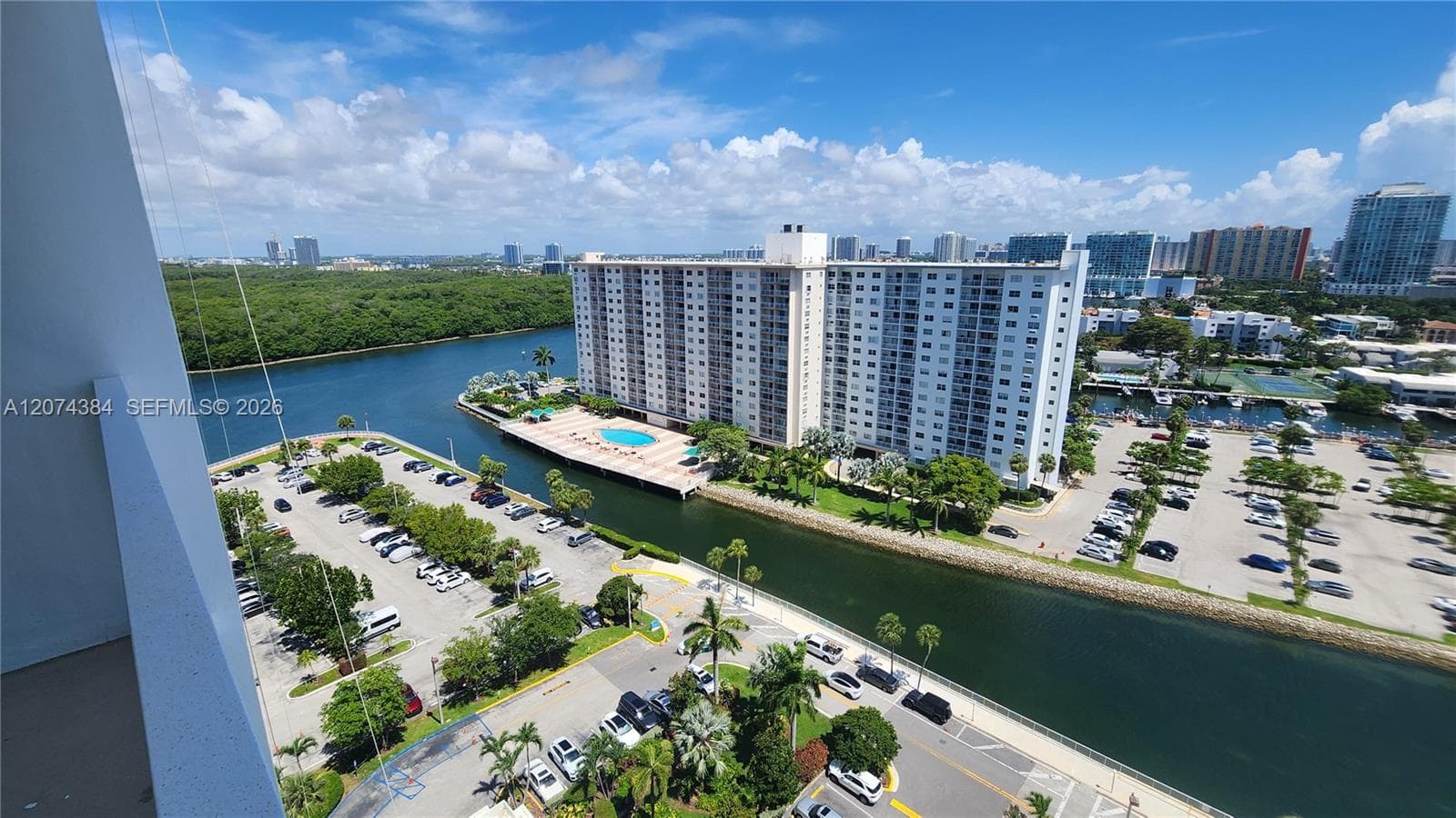 500 Bayview Dr # 1725, Sunny Isles Beach FL 33160 photo 2