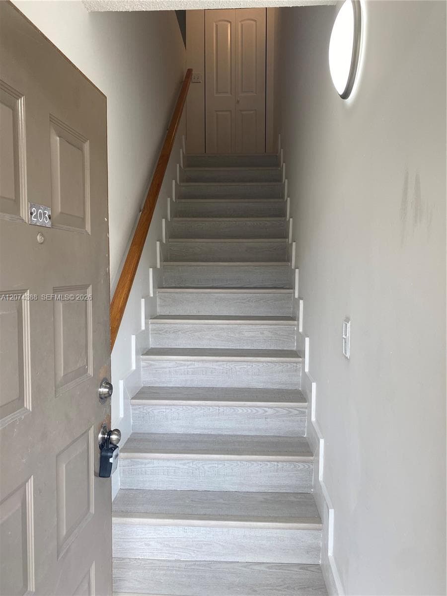 507 Gardens # 203, Pompano Beach FL 33069 photo 2