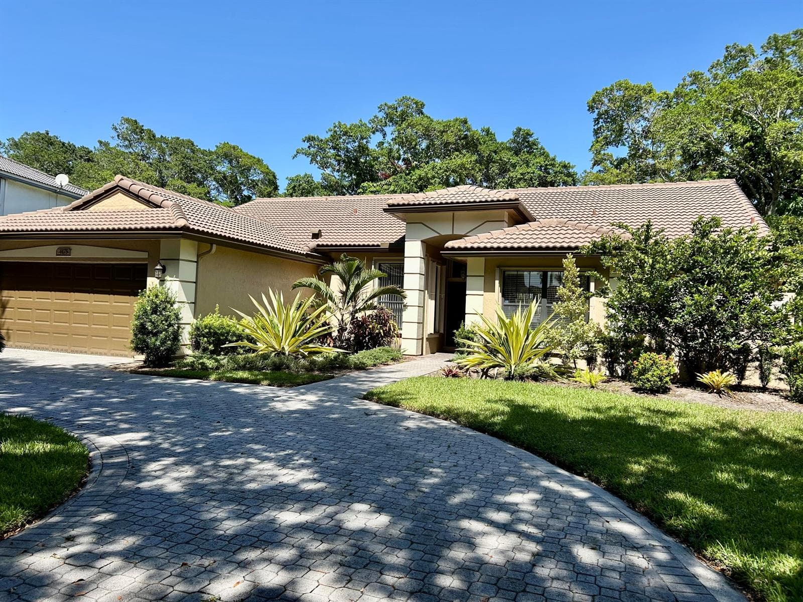 4175 AUGUSTA Avenue, Cooper City FL 33026 photo 2