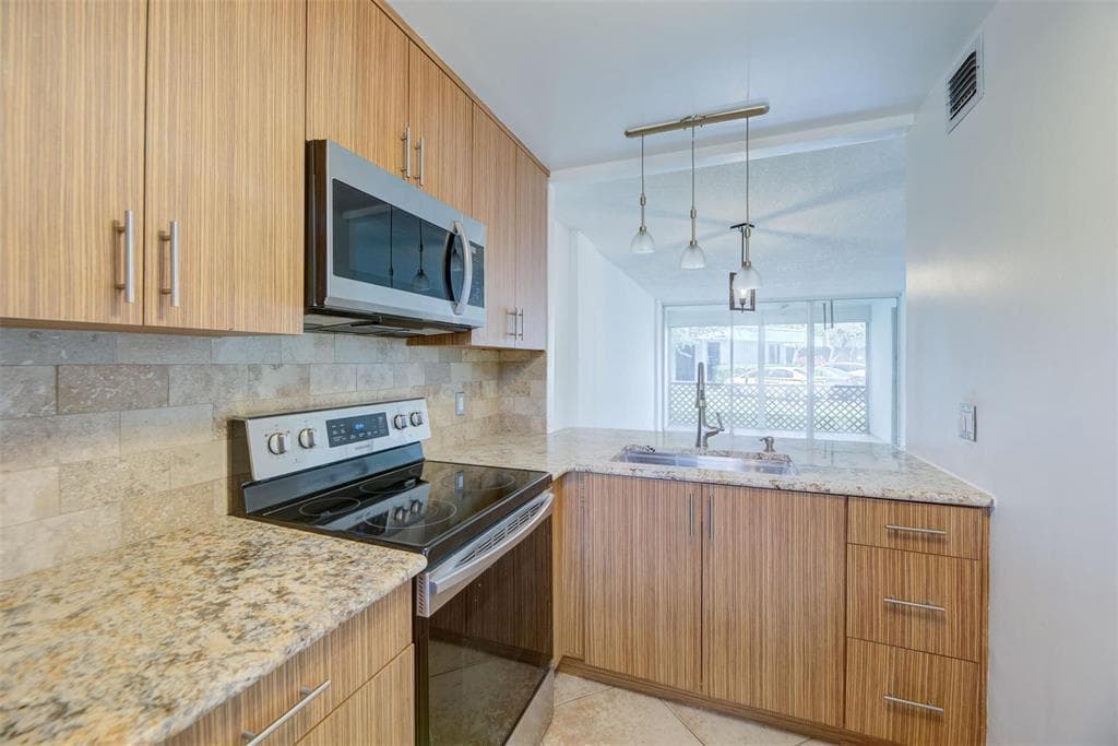 113 ROYAL PARK Drive # 1H, Oakland Park FL 33309 photo 4