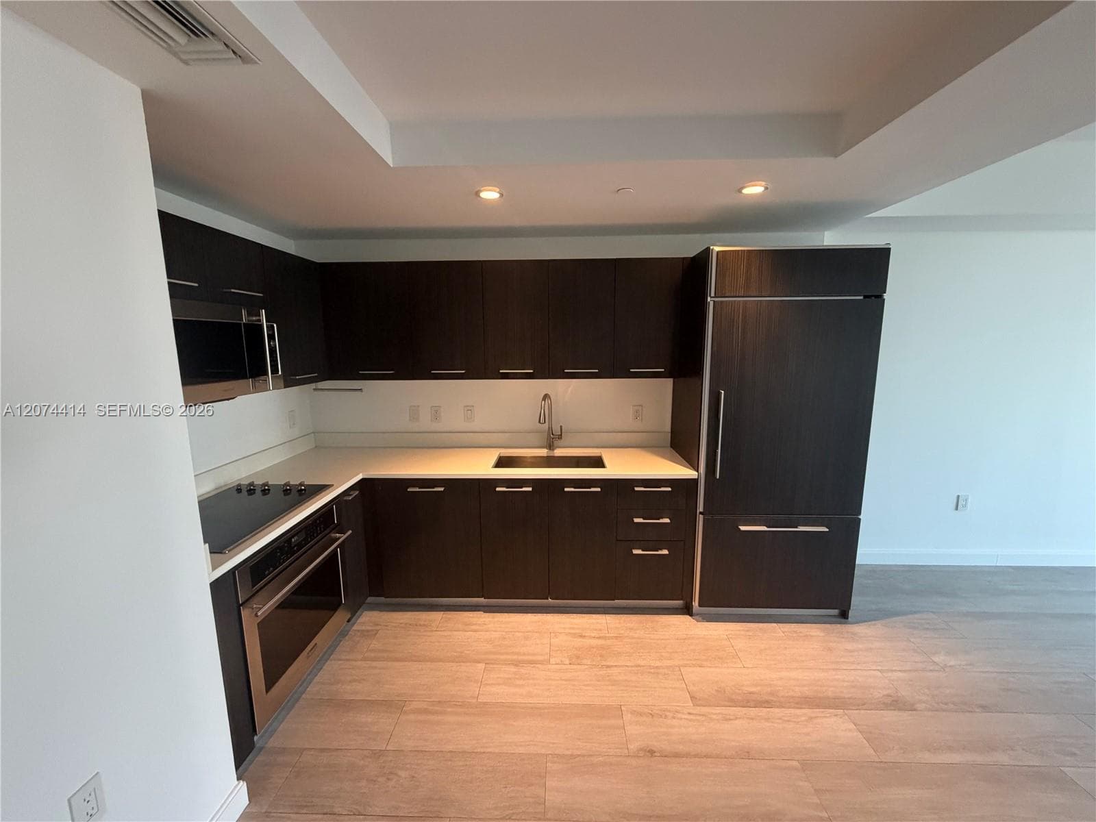 45 SW 9th St # 2504, Miami FL 33130 photo 3