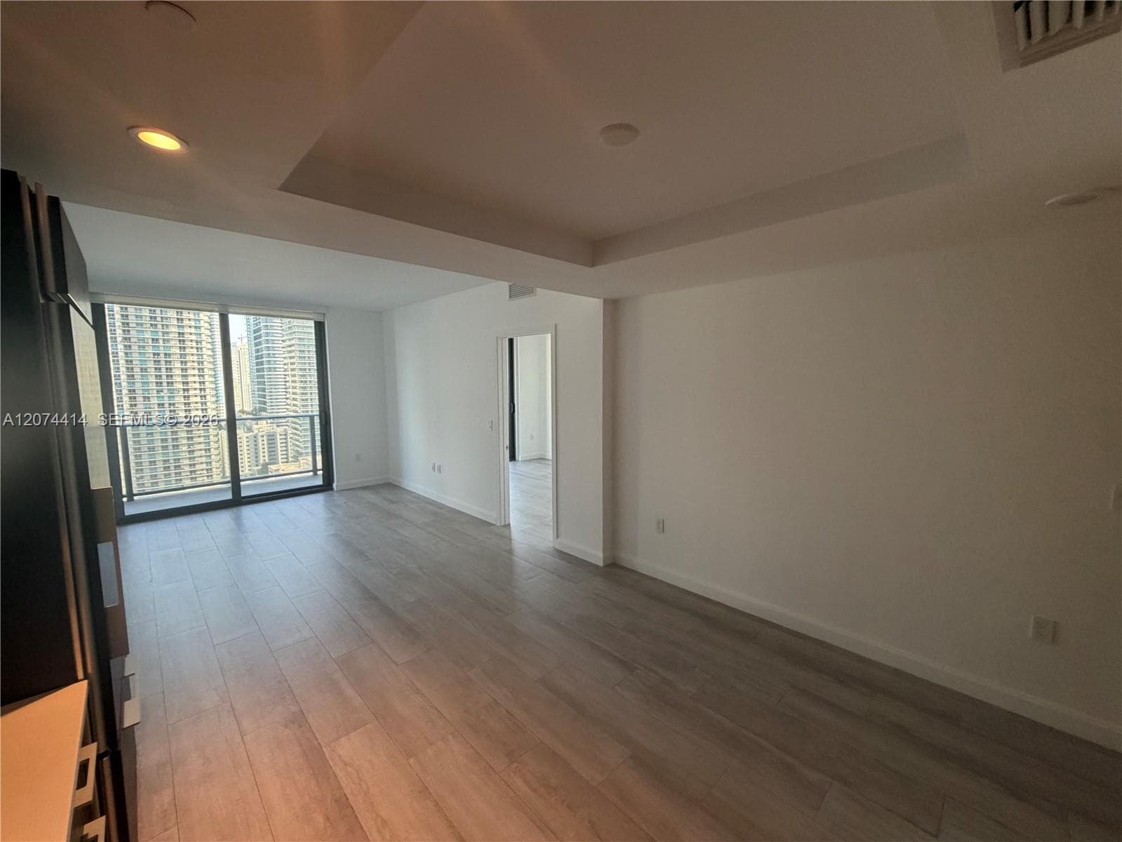 45 SW 9th St # 2504, Miami FL 33130 photo 5