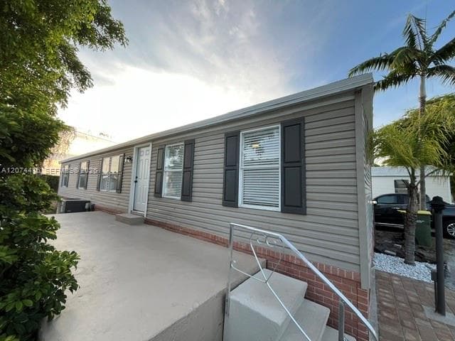 220 NE 12th Ave # 29, Homestead FL 33030 photo 2