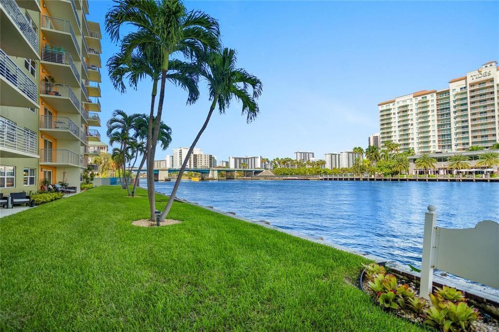 2900 NE 30TH Street # G1, Fort Lauderdale FL 33306
