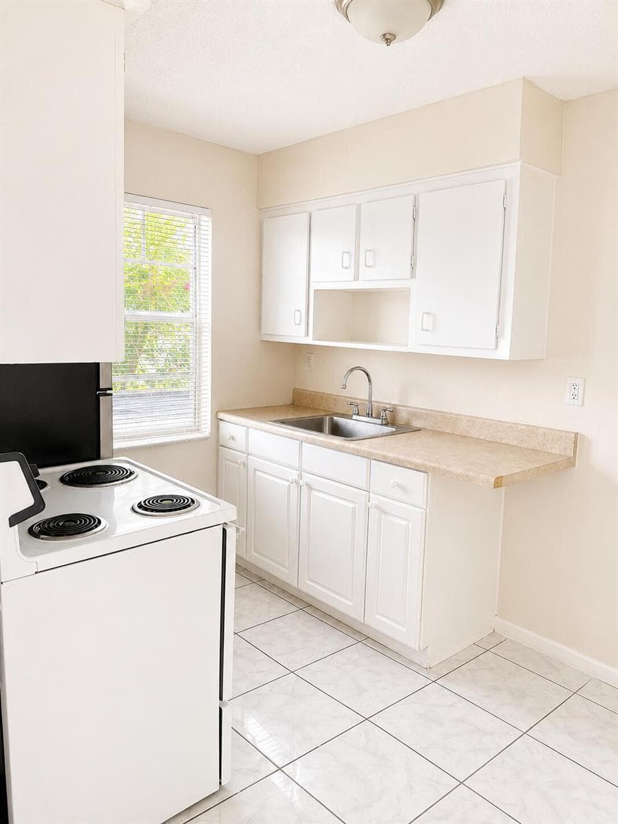 650 SW 15TH Avenue # 1-10, Fort Lauderdale, FL 33312 photo 4