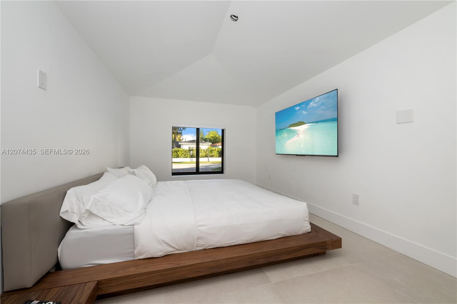900 W 47th Ct, Miami Beach FL 33140 photo 4