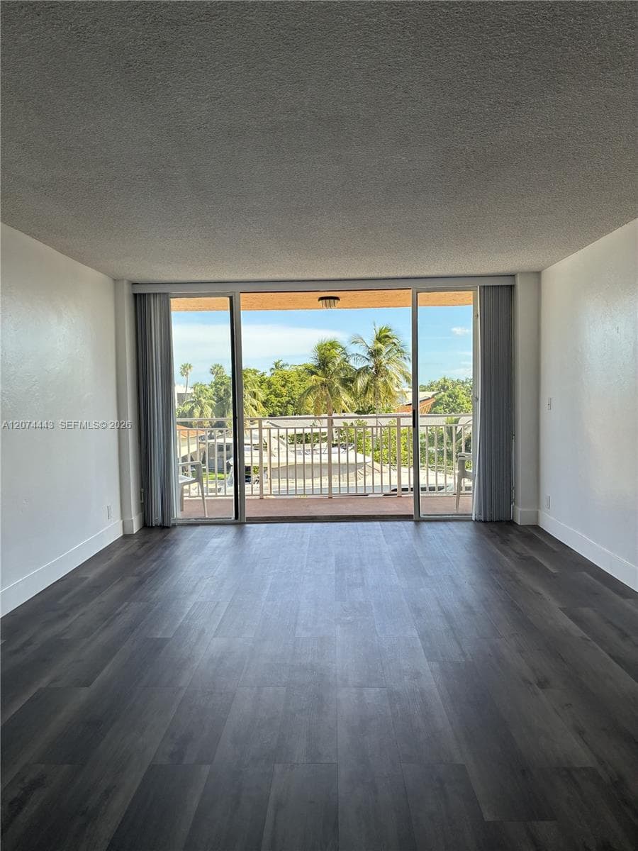 2450 NE 135th St # 209, North Miami FL 33181 photo 2