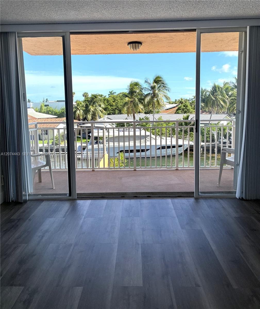 2450 NE 135th St # 209, North Miami FL 33181