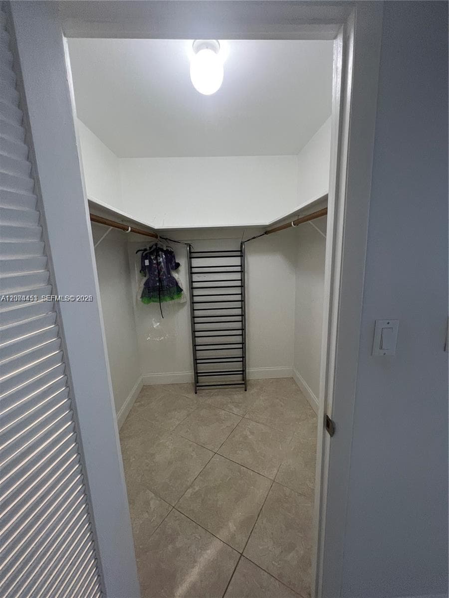 6039 Collins Ave # 423, Miami Beach FL 33140 photo 5