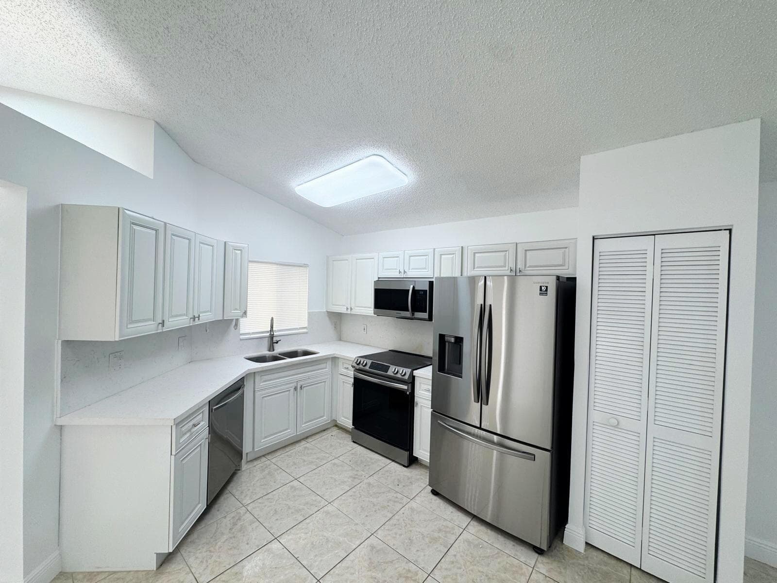 17904 SW 1st Street, Pembroke Pines FL 33029 photo 4