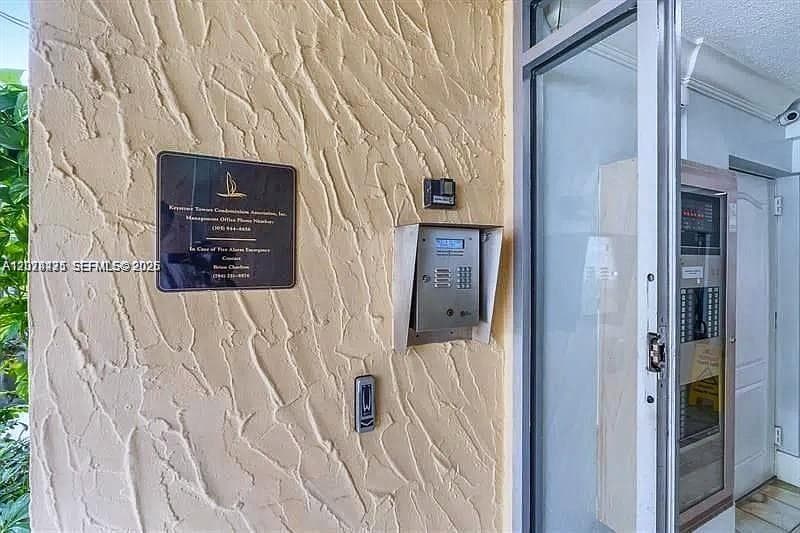 2000 NE 135th St # 609, North Miami FL 33181 photo 2