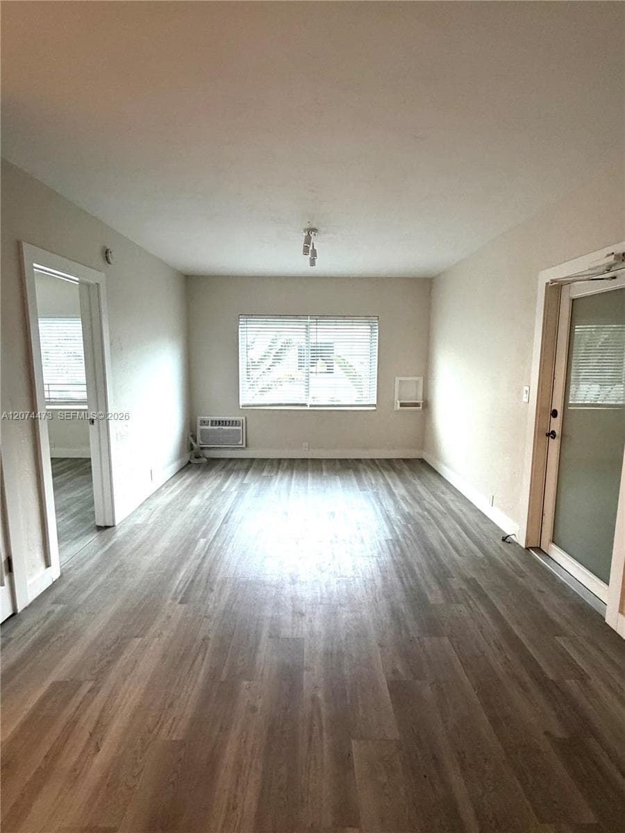 7400 Harding Ave # 20, Miami Beach FL 33141 photo 2