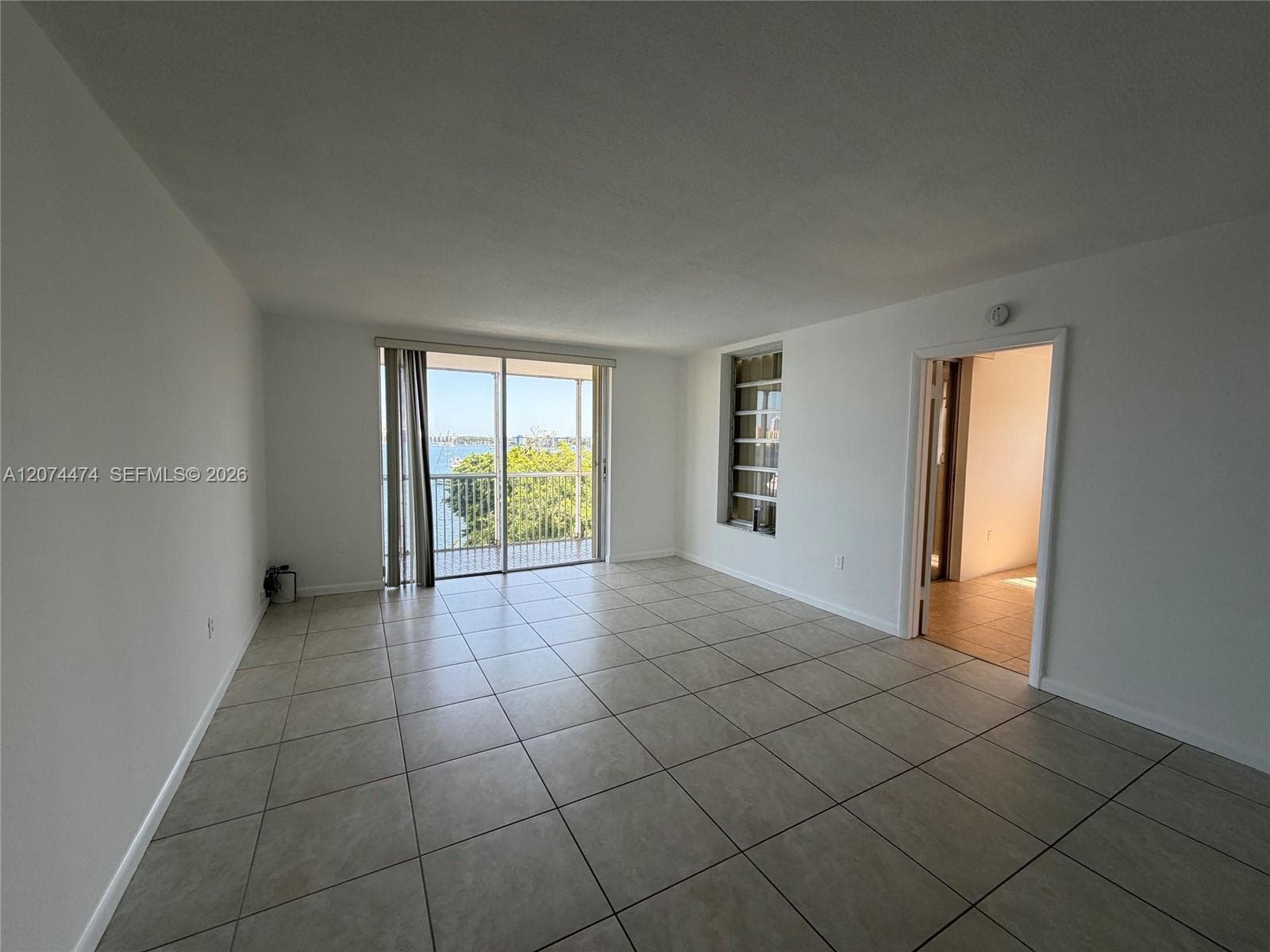 2910 Point East Dr # M514, Aventura FL 33160