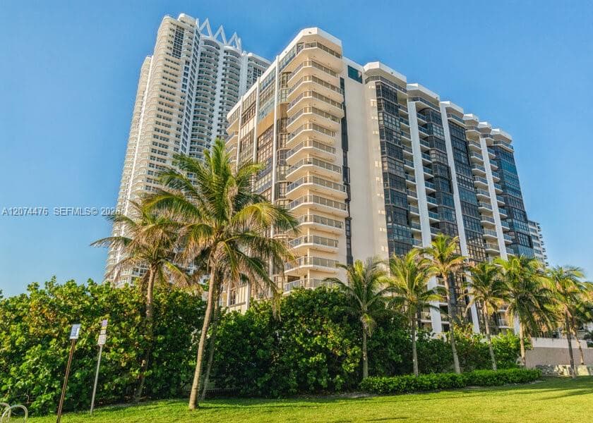 6423 Collins Ave # 1702, Miami Beach, FL 33141 photo 3