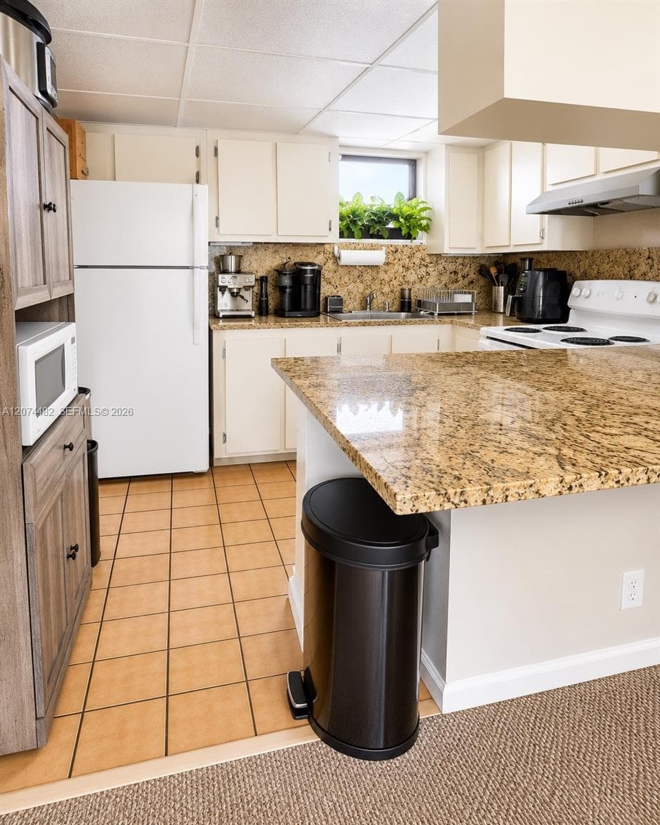 8290 Lake Dr # 426, Doral, FL 33166 photo 2