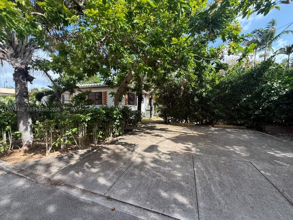 631 NE 60th St # A, Miami FL 33137 photo 3