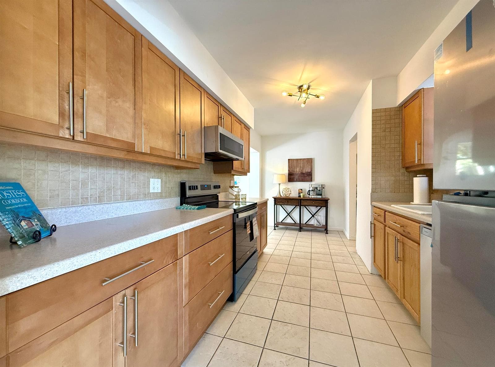 1532 NE 27TH Drive, Wilton Manors FL 33334 photo 3