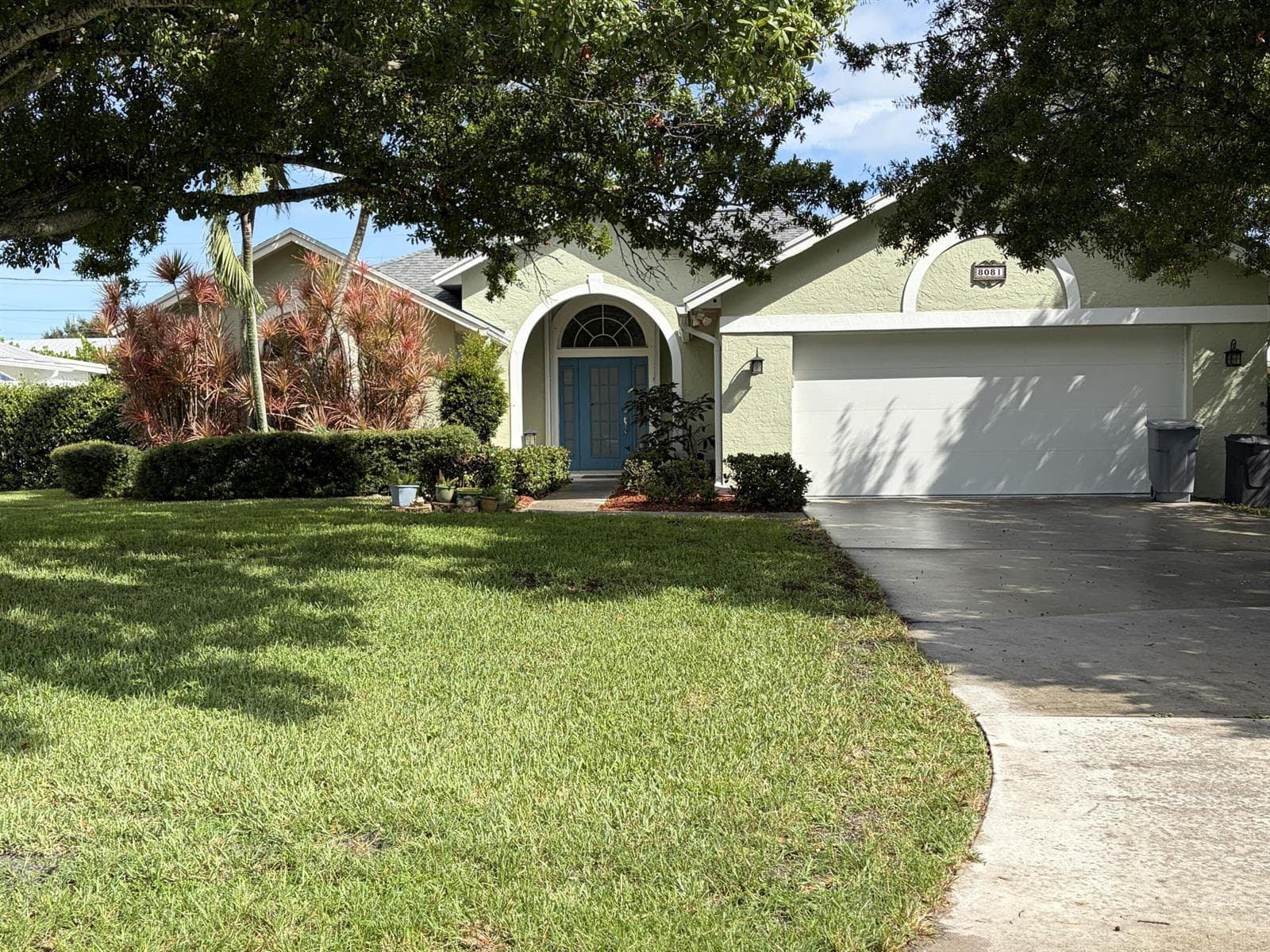 8081 SE HELEN Terrace, Hobe Sound FL 33455 photo 2