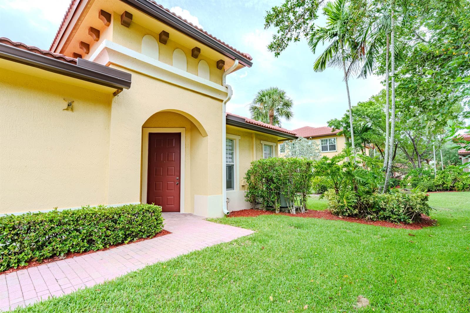 5733 NW 119th Drive, Coral Springs FL 33076 photo 2