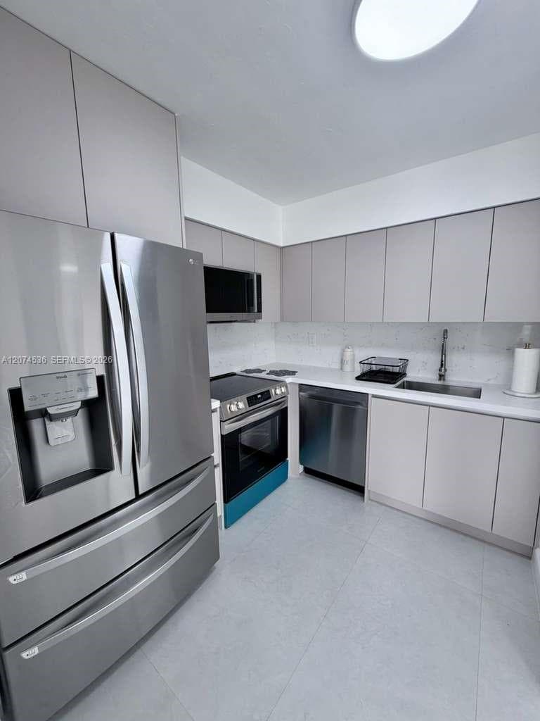 4701 N Andrews Ave, Oakland Park FL 33309 photo 3