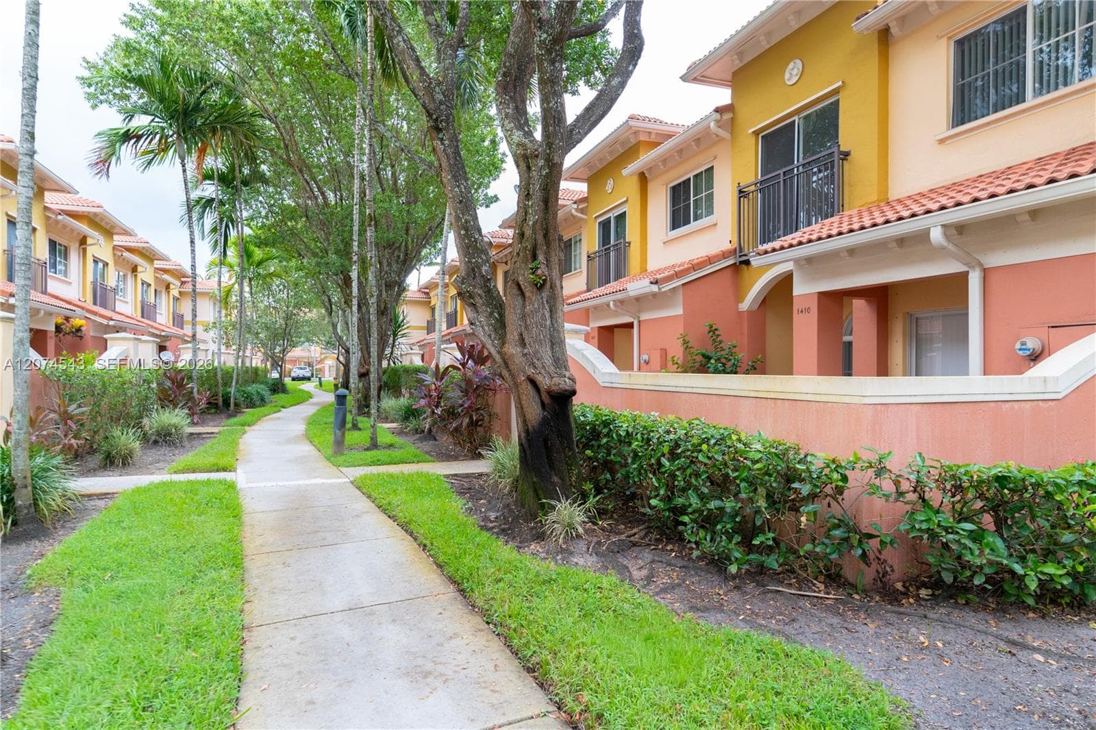1410 S Santa Catalina Cir, North Lauderdale, FL 33068 photo 4