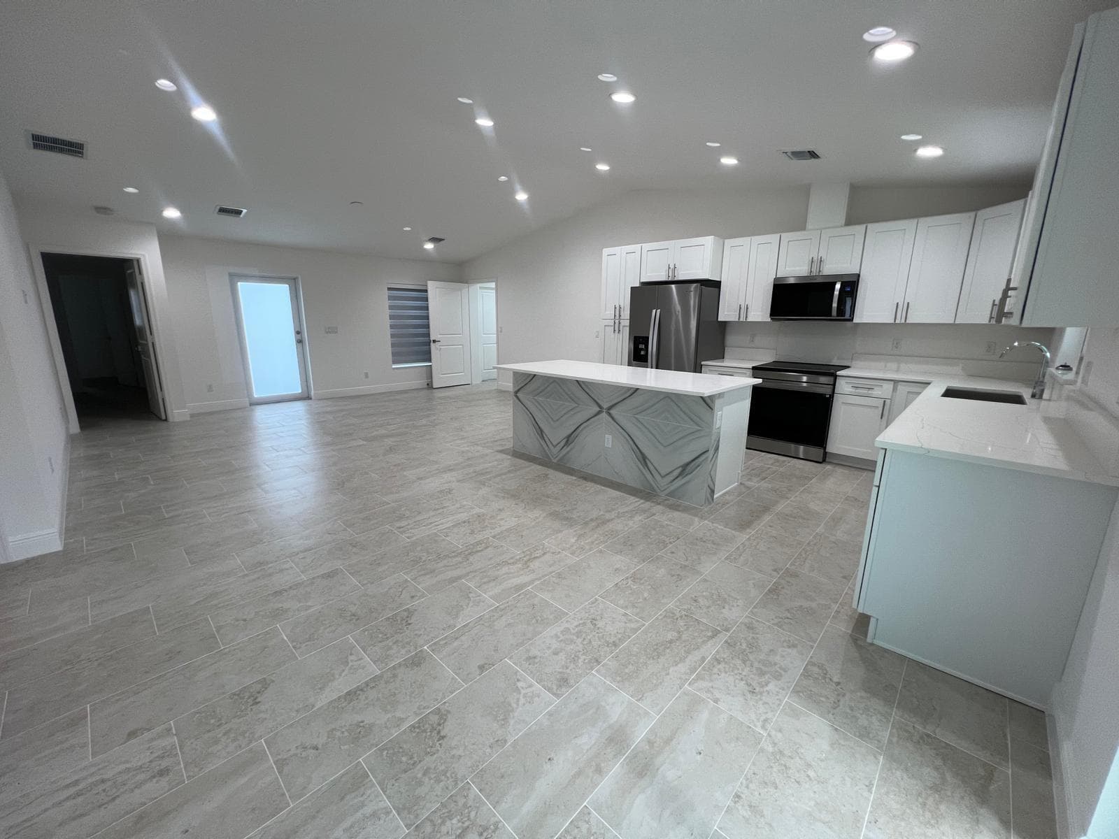 5913 Seagrape Drive, Fort Pierce FL 34982 photo 3